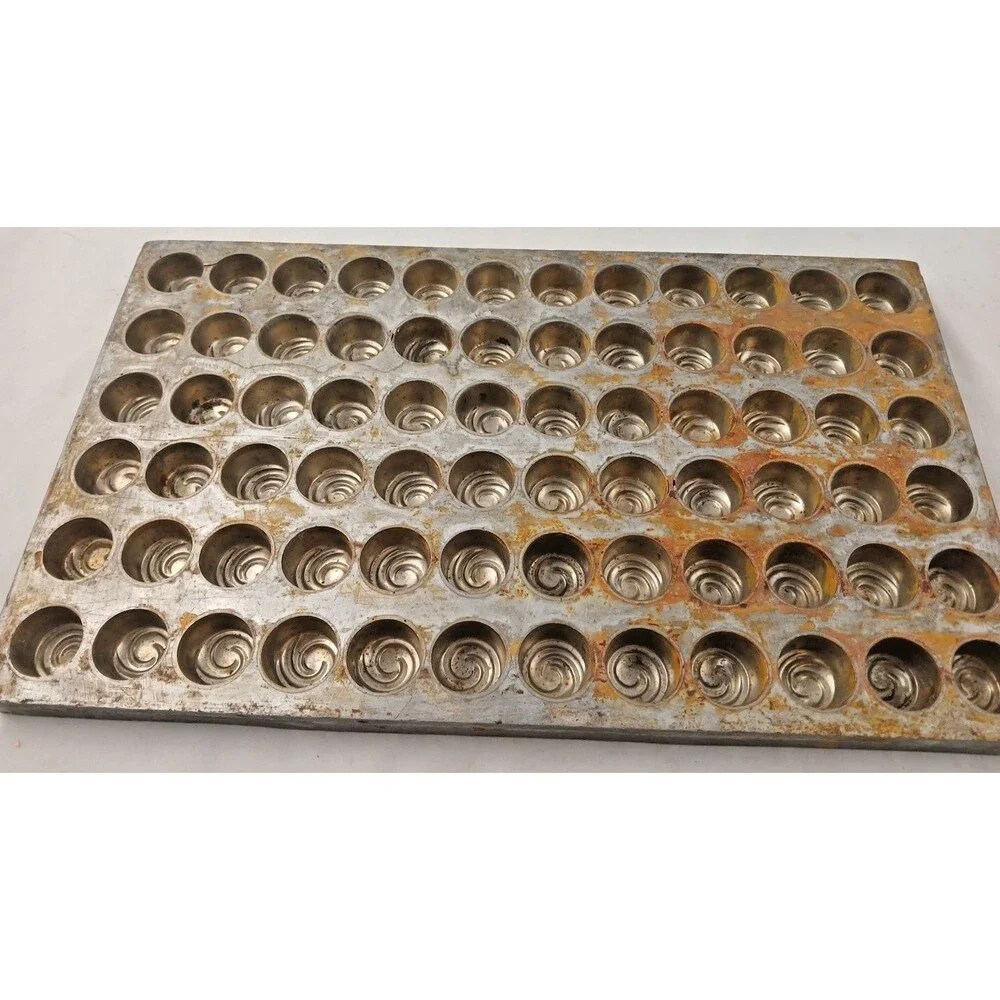 Vintage Industrial Metal Candy/Chocolate Mold Swirl Top 72